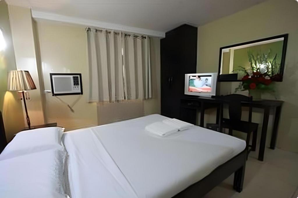 Sampaguita Suites Plaza Garcia Cebu Exteriör bild