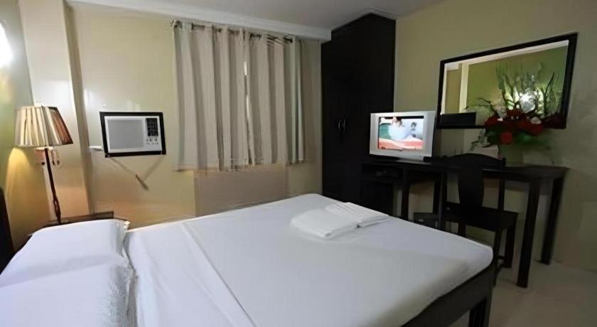 Sampaguita Suites Plaza Garcia Cebu Exteriör bild